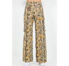Load image into Gallery viewer, Tree Camo Wide Leg Cargo Pants
